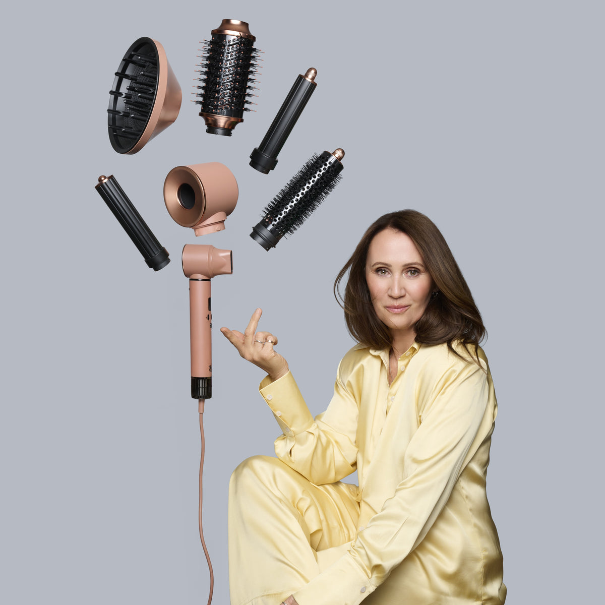 Anna Nowak-Ibisz z suszarko-lokówką SkinVibe Nuvia AirPlasma i siedmioma nasadkami